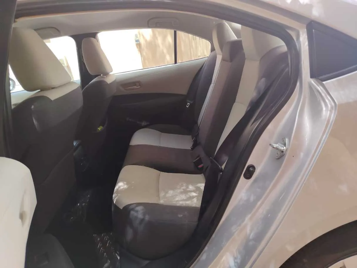 Car image 15