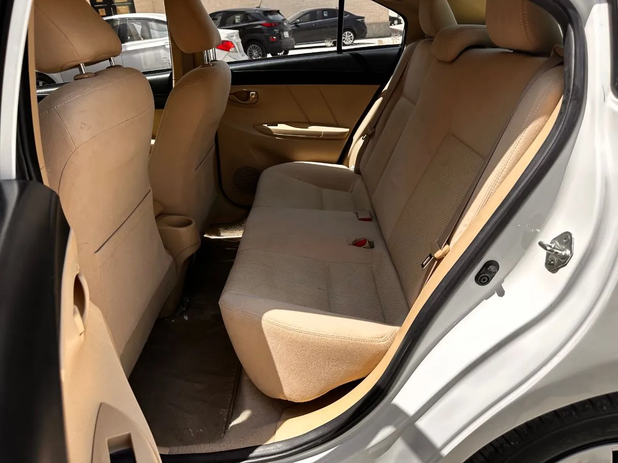 Car image 13