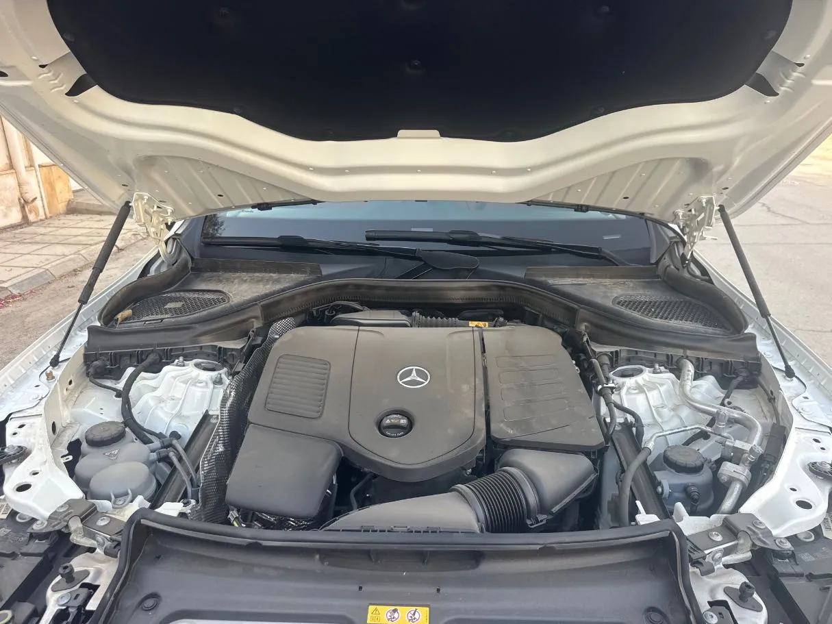 Car image 26