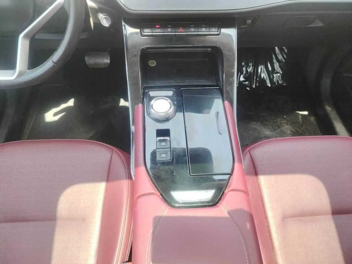 Car image 24