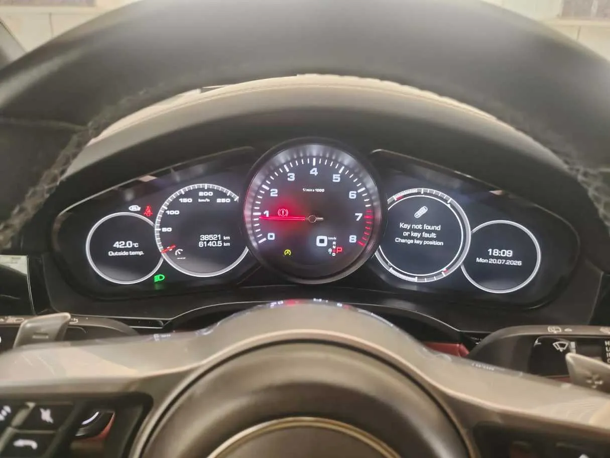 Car image 33