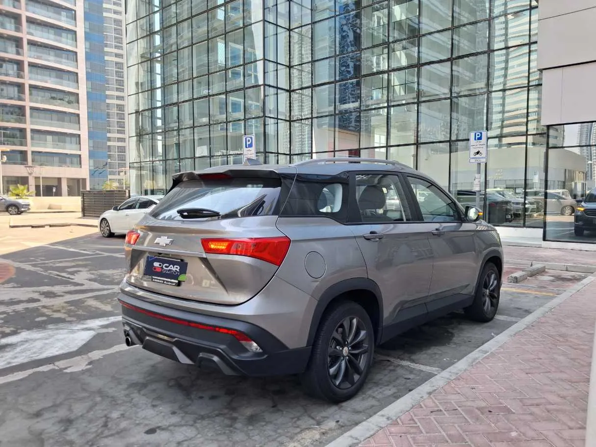 Car image 5