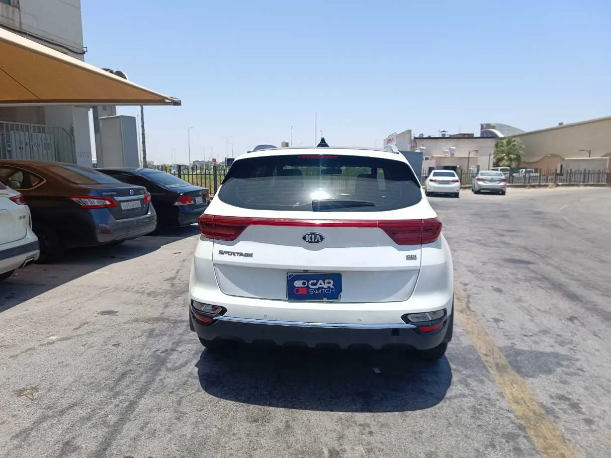 Car image 6