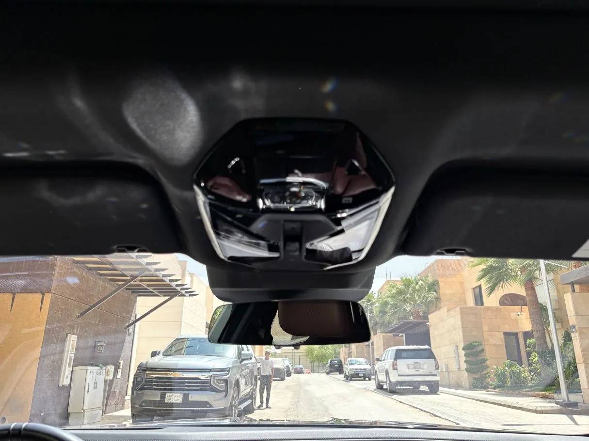 Car image 26