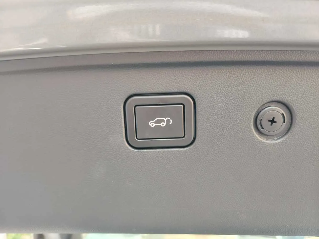 Car image 46