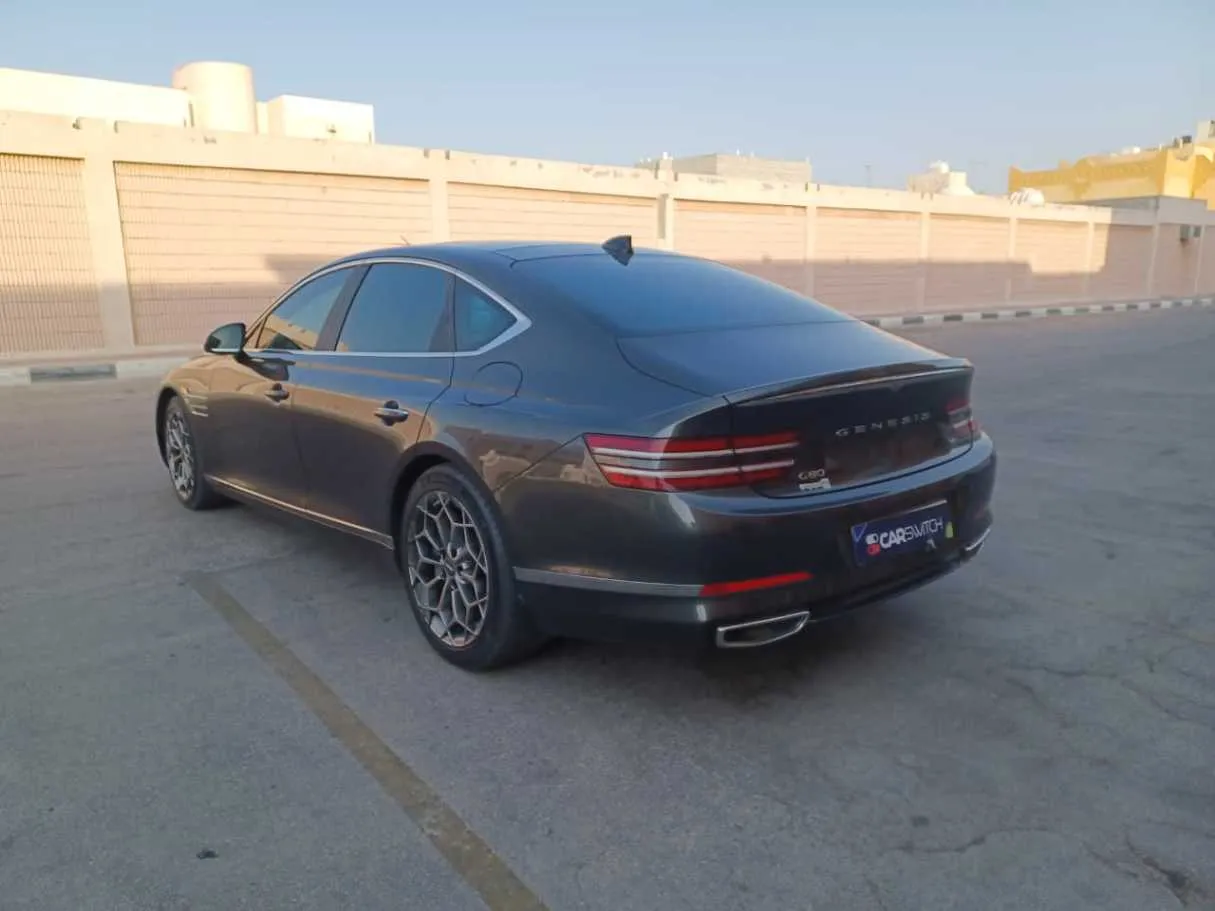 Car image 7