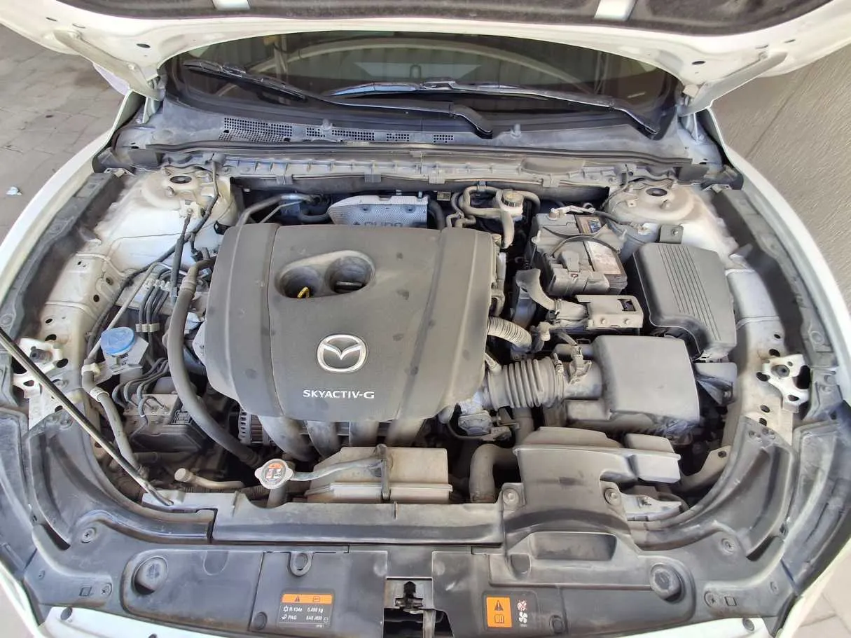 Car image 21