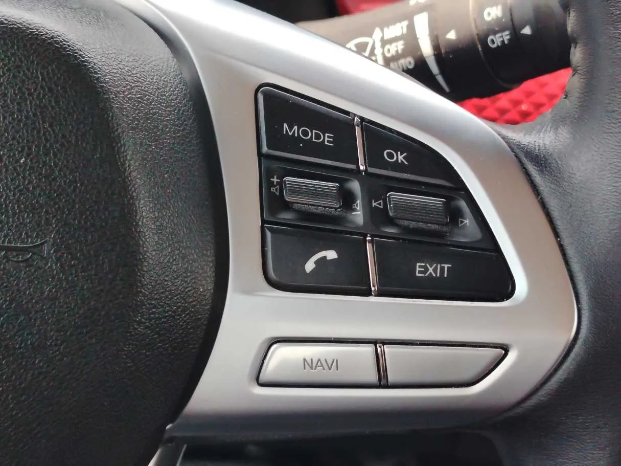 Car image 30