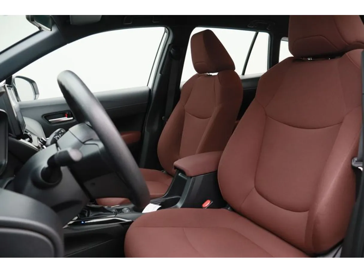 Car image 8