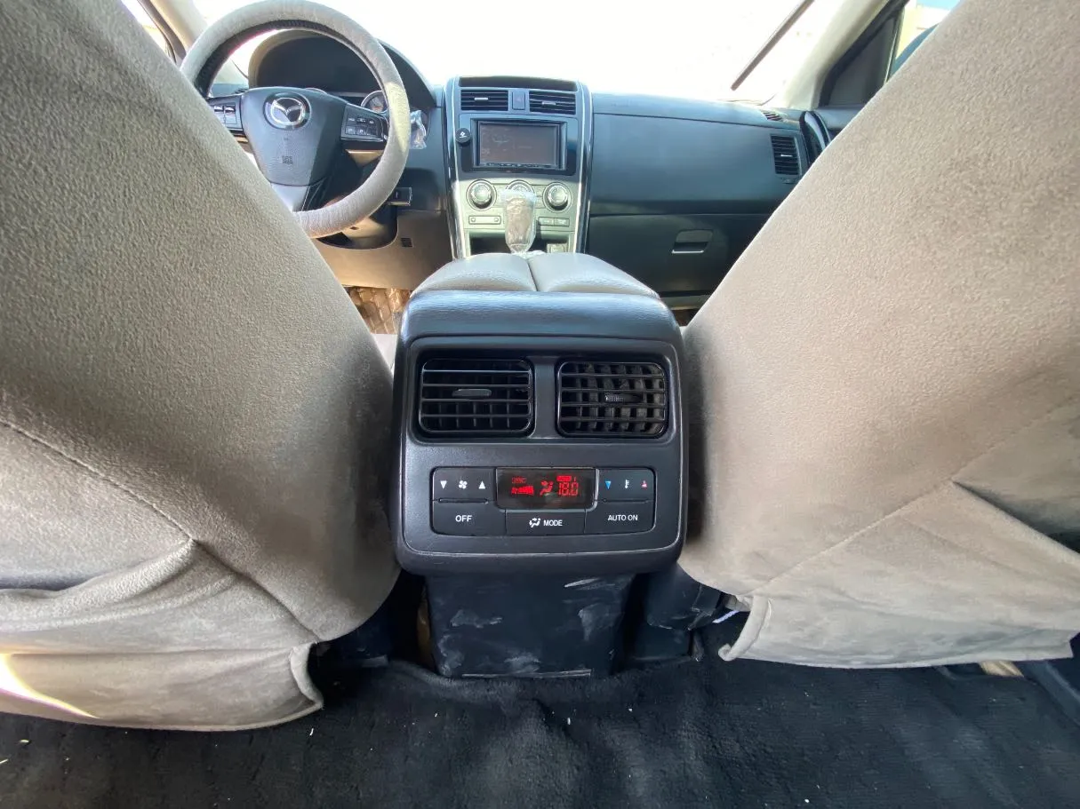 Car image 23