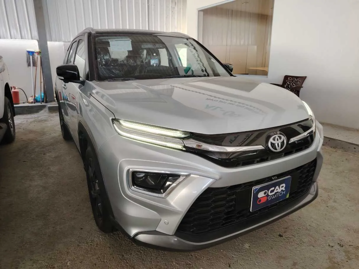 Car image 3