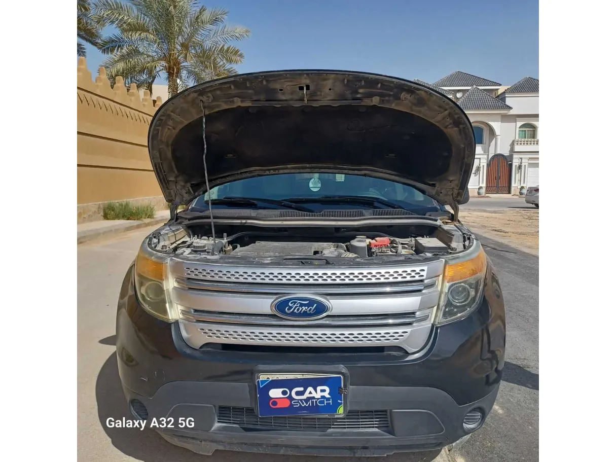 Car image 30