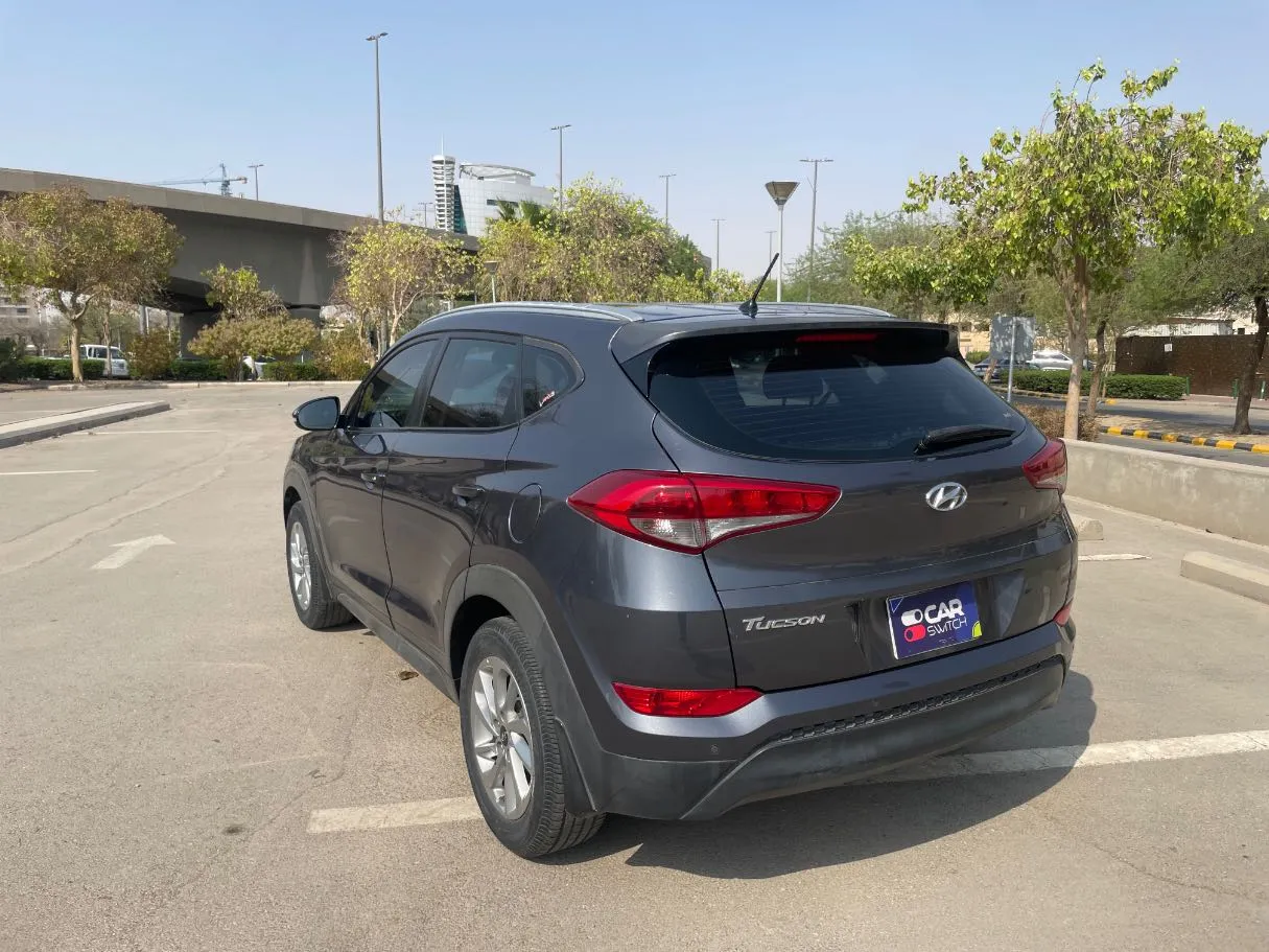 Car image 7