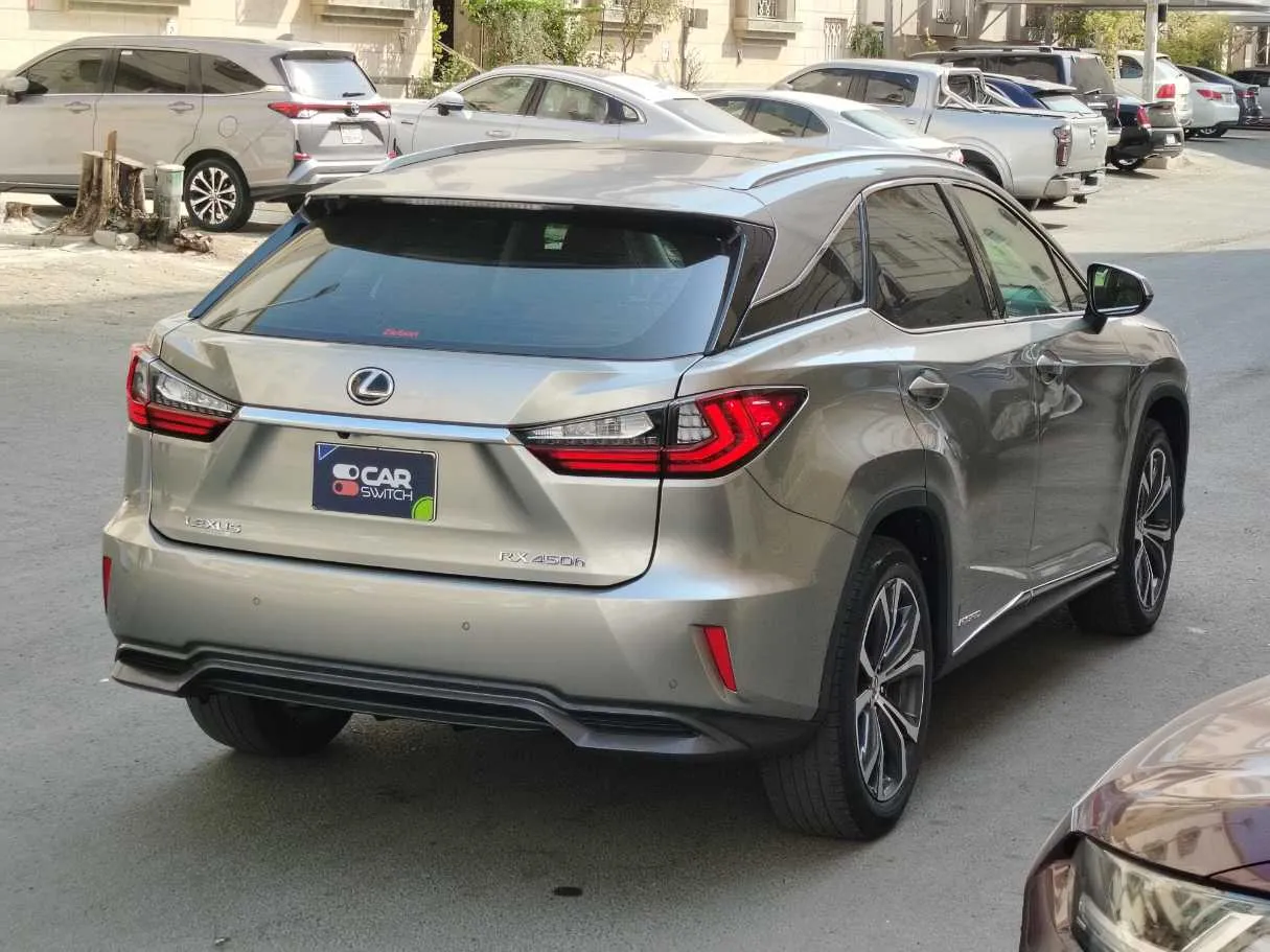 Car image 5