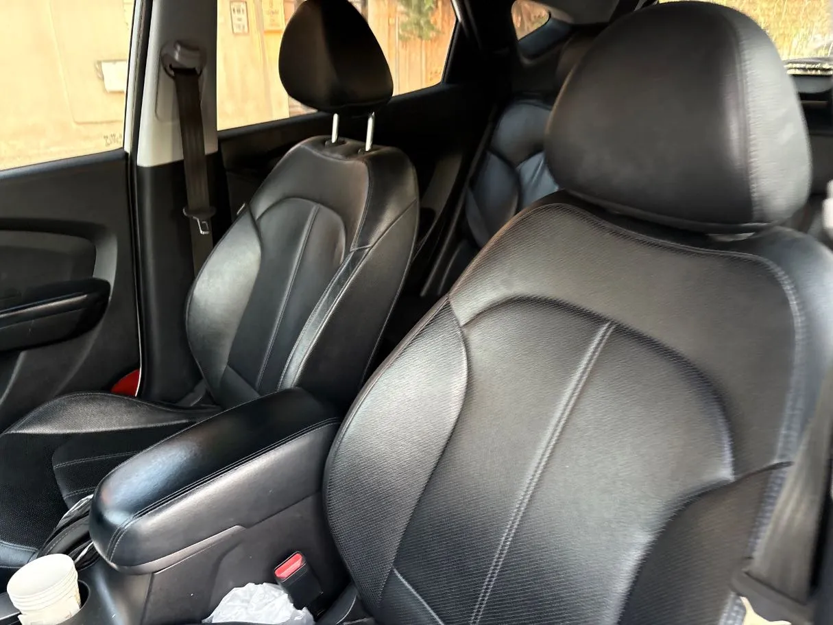 Car image 13