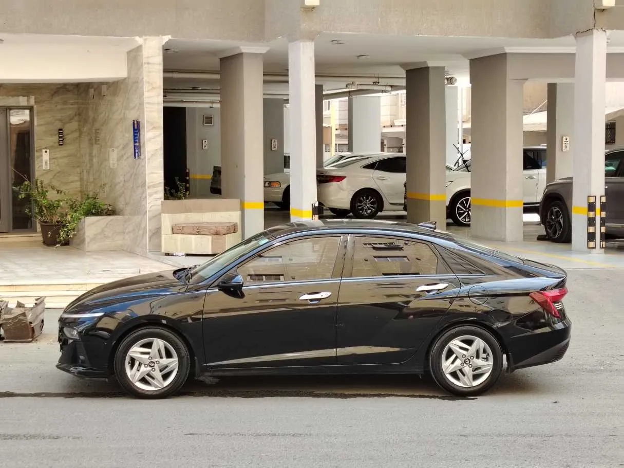 Car image 8