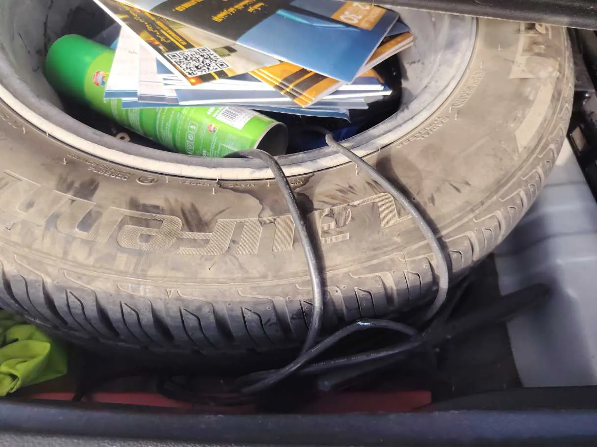 Car image 28