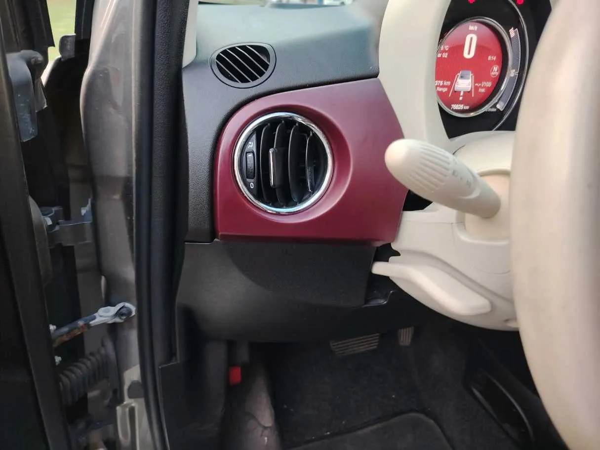 Car image 38
