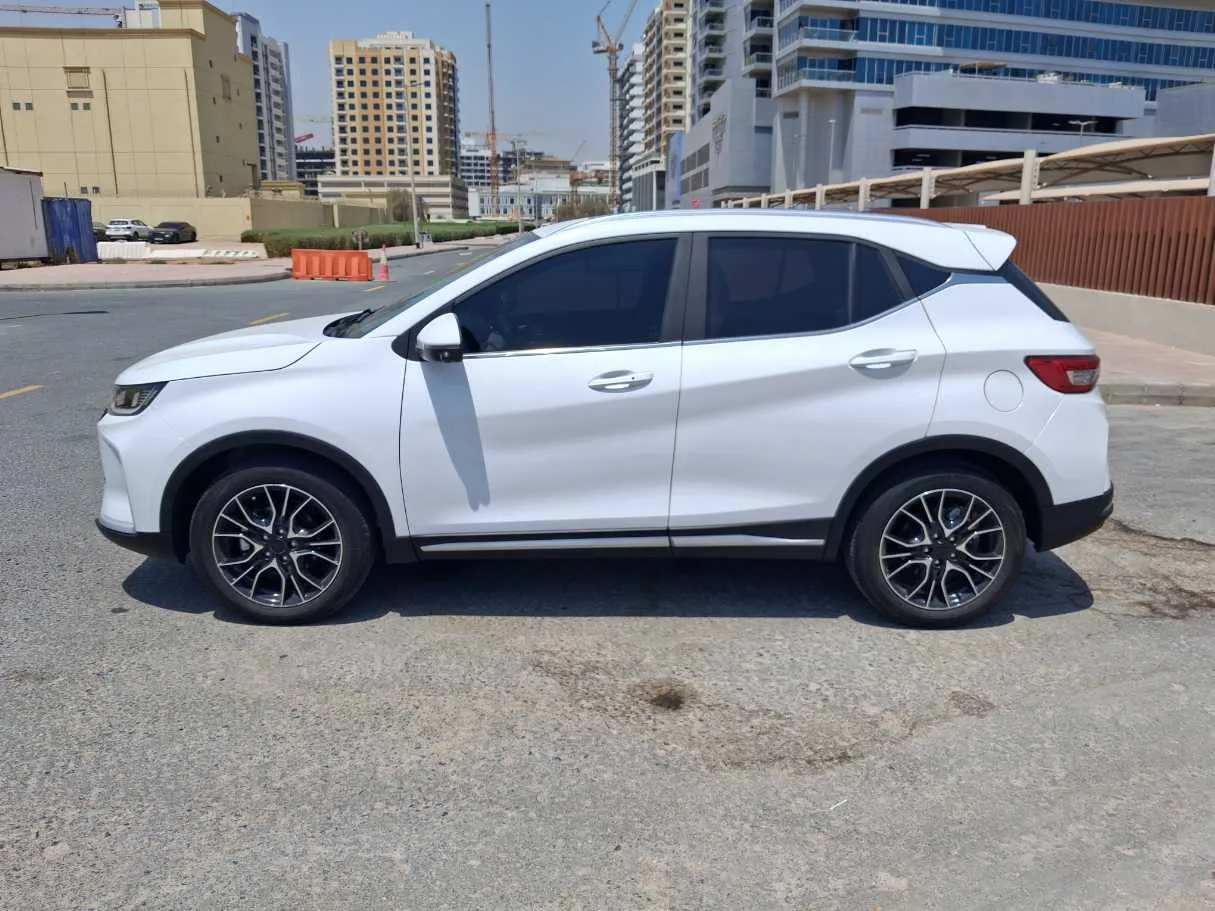 Car image 8