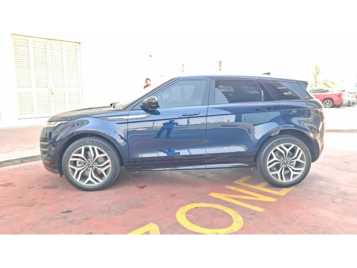 Car image 8