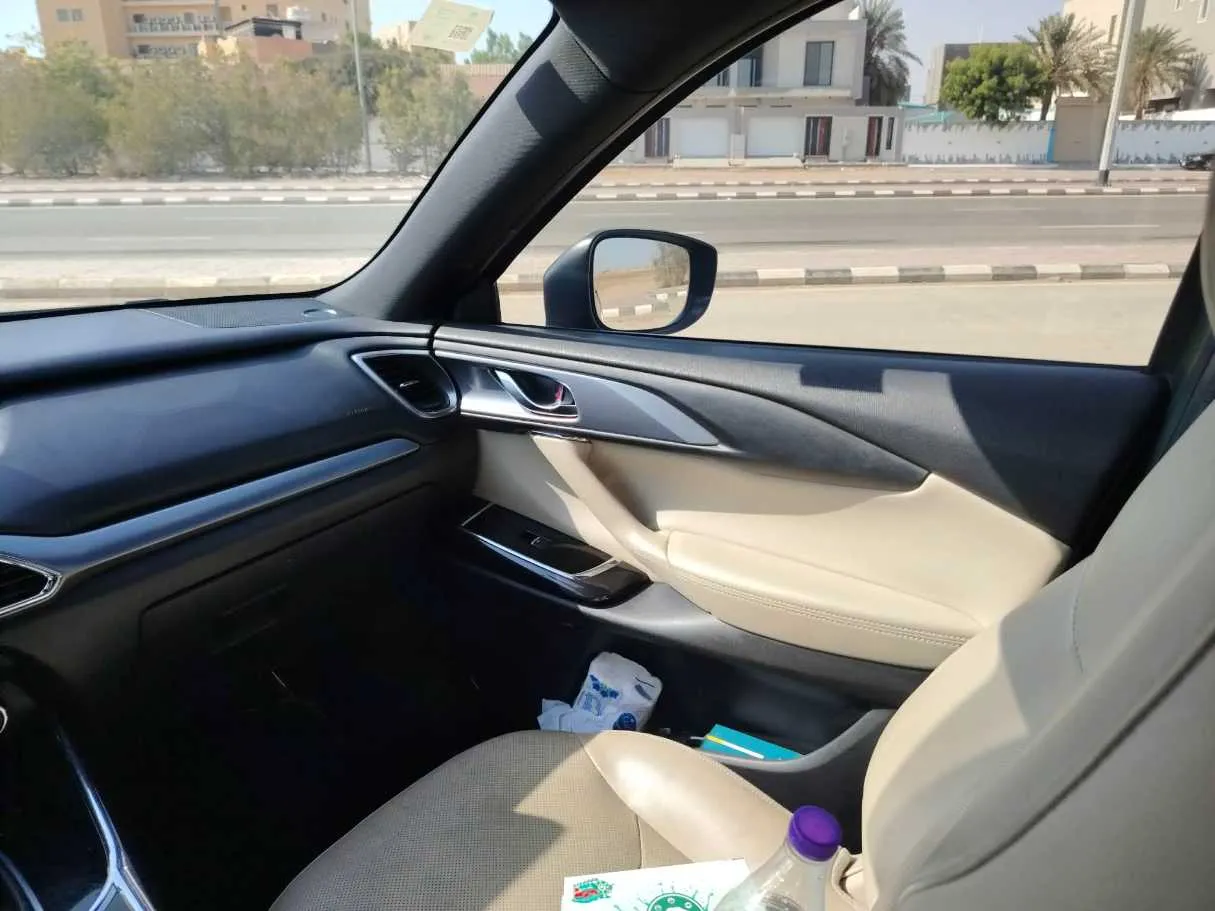 Car image 40
