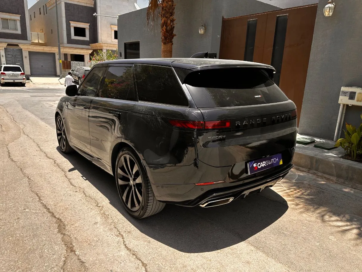 Car image 7