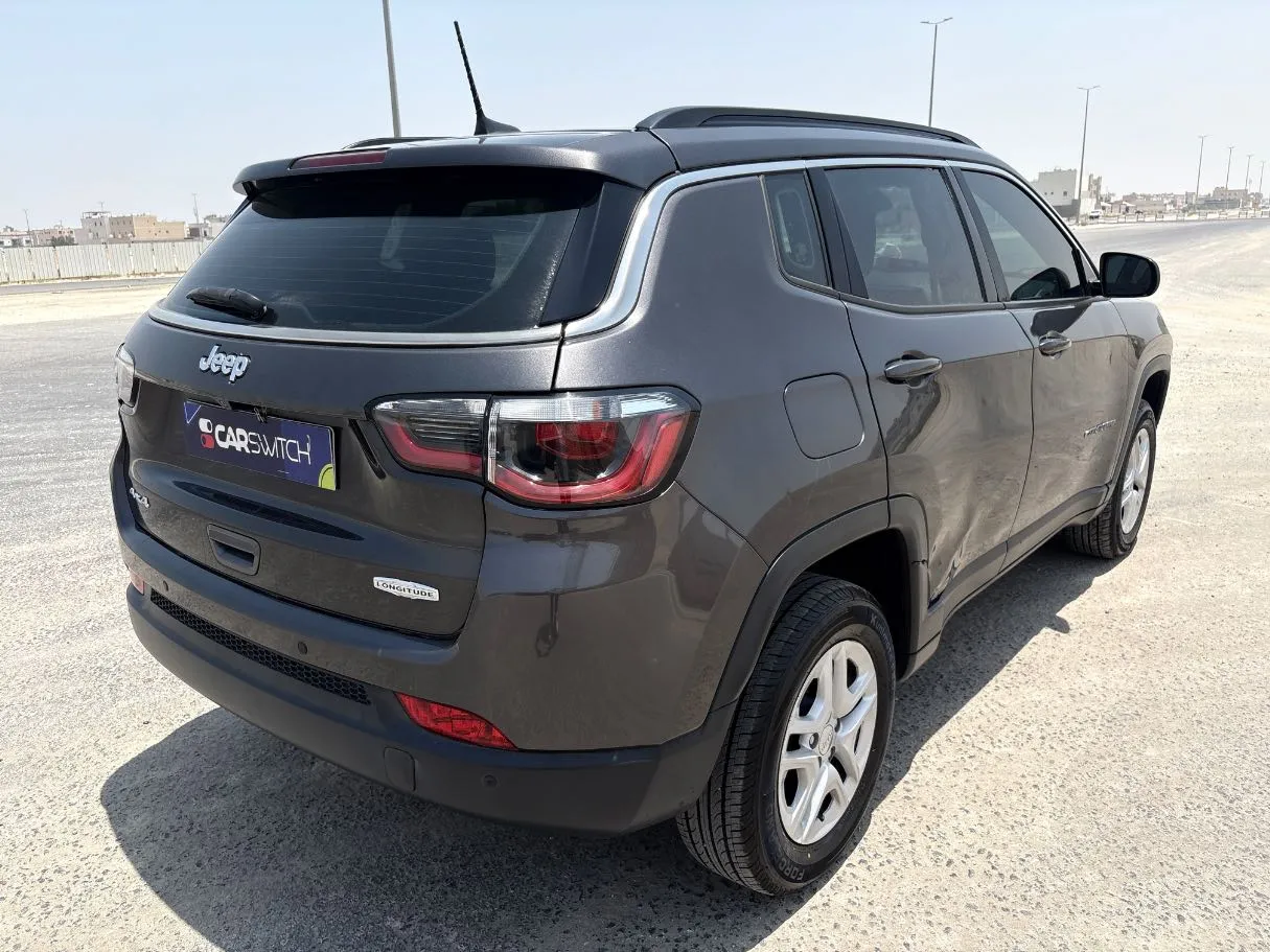 Car image 5