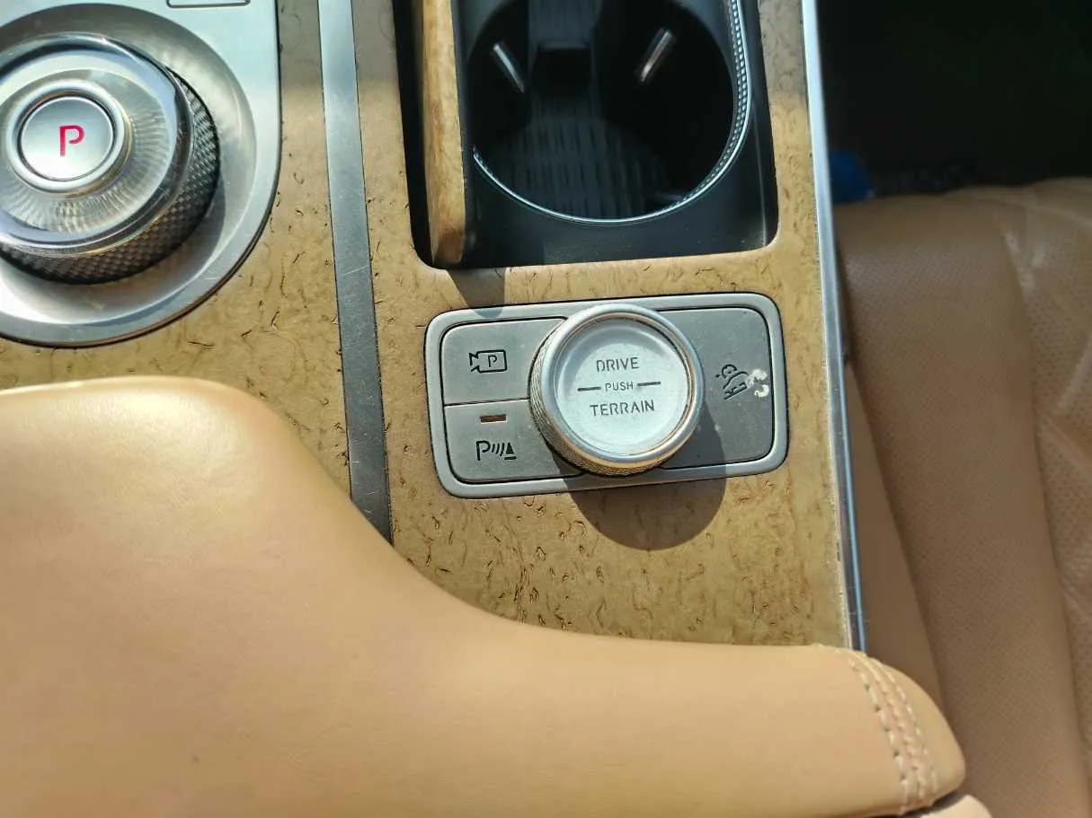 Car image 40