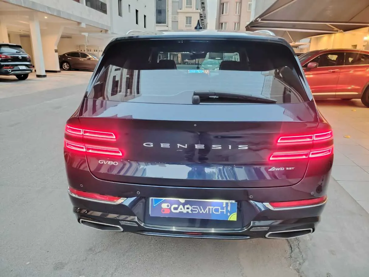 Car image 6