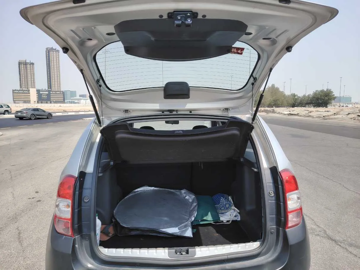Car image 24