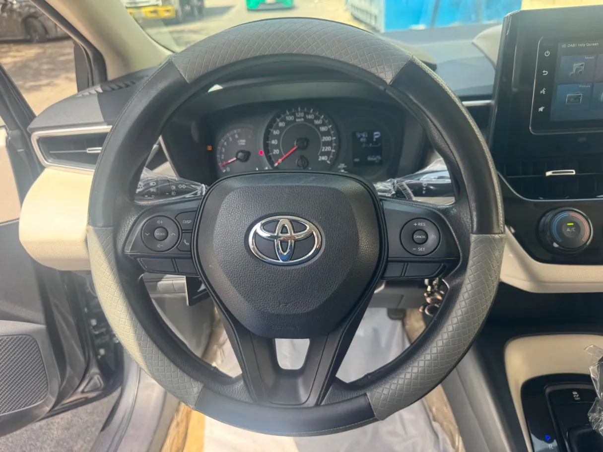 Car image 17