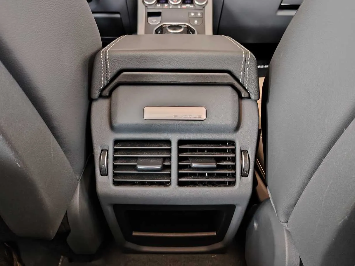 Car image 35