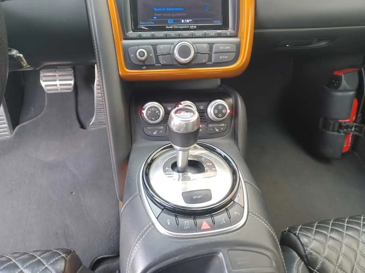 Car image 13