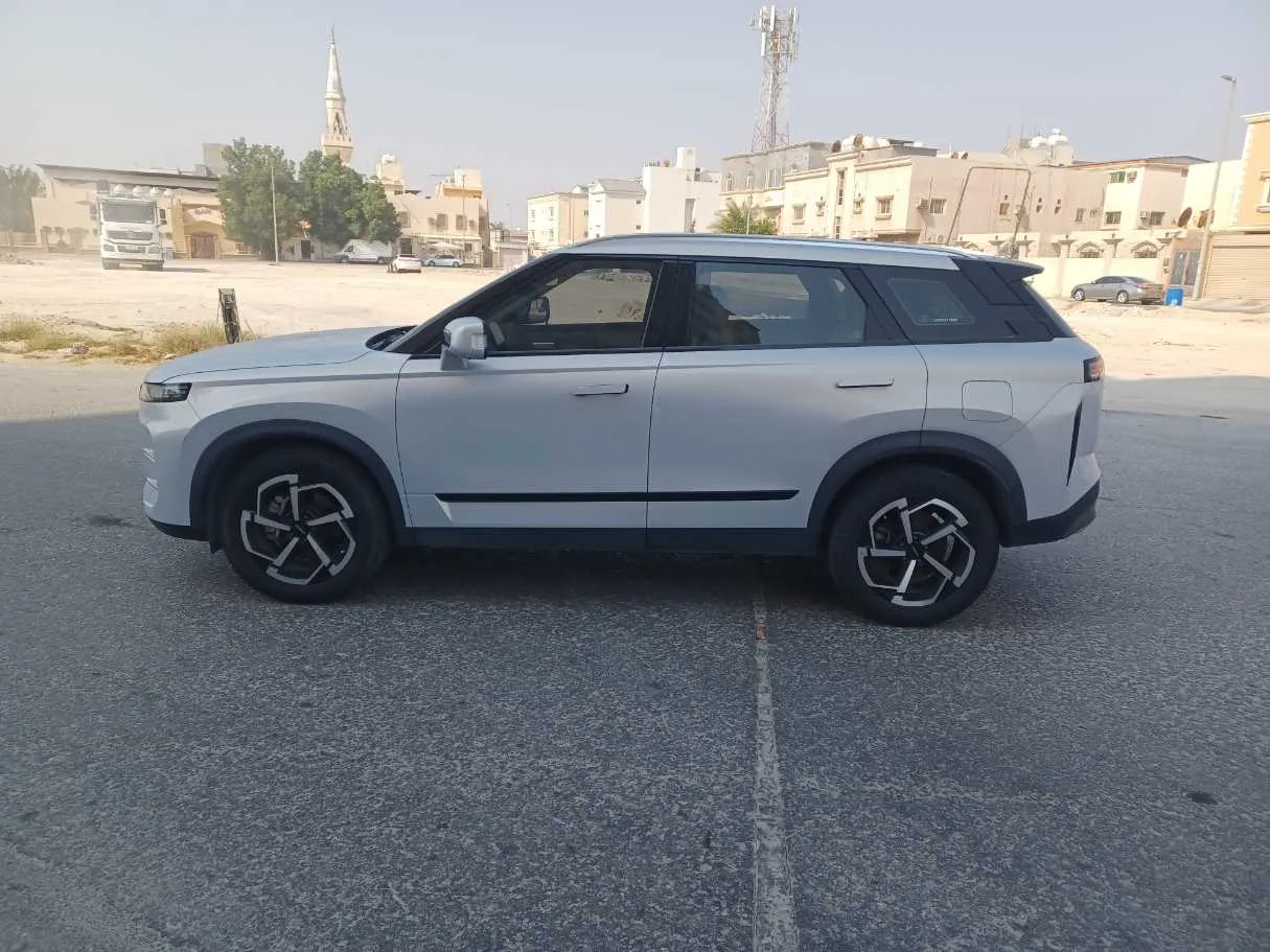 Car image 8