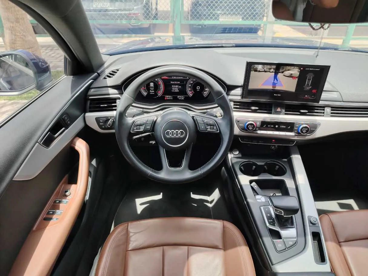 Car image 25