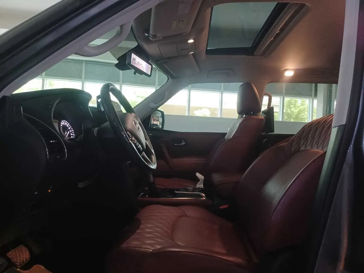 Car image 11