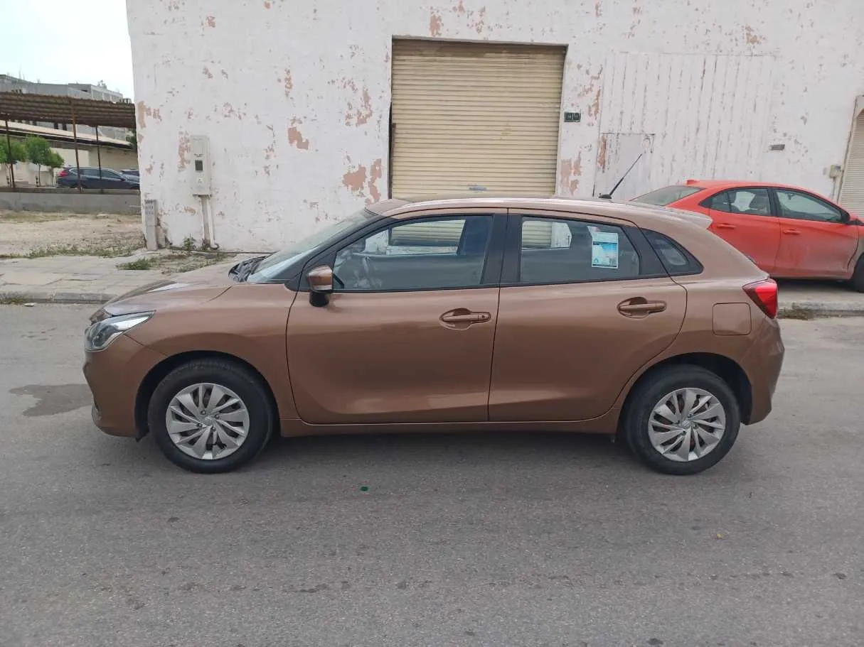 Car image 8