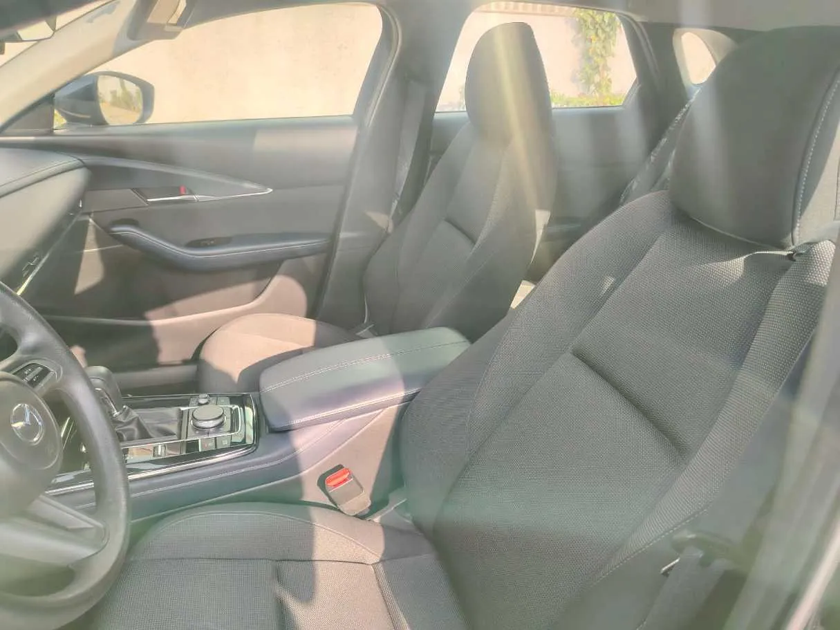 Car image 15