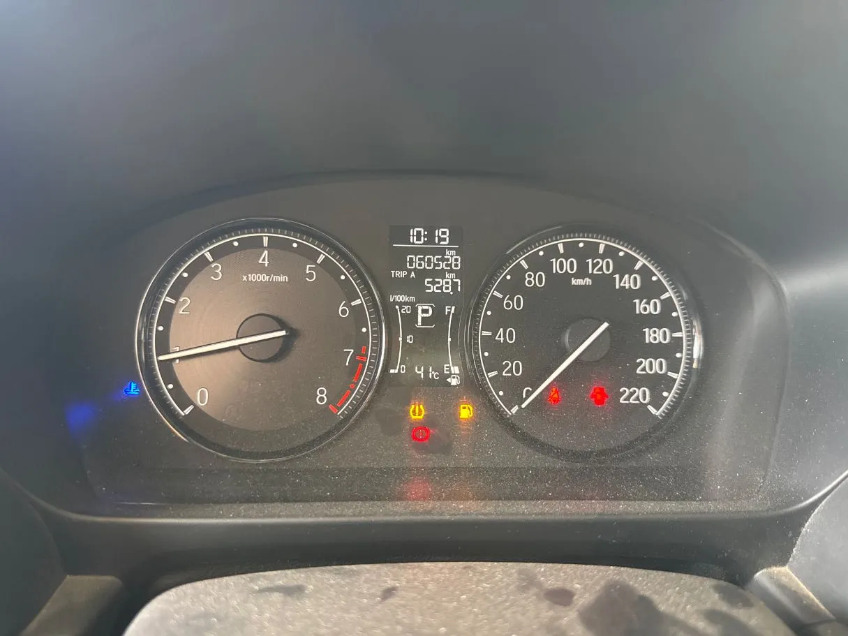 Car image 10