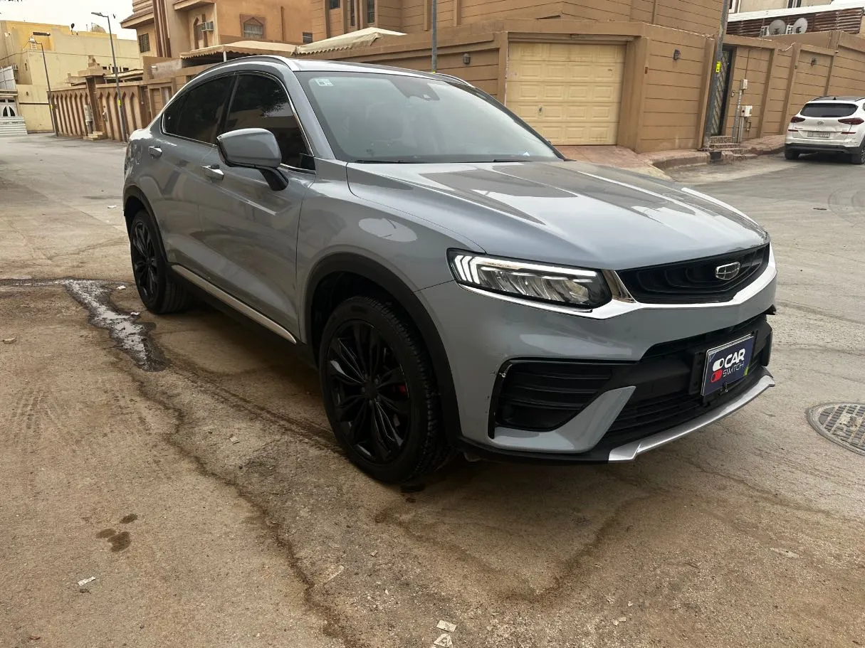 Car image 3