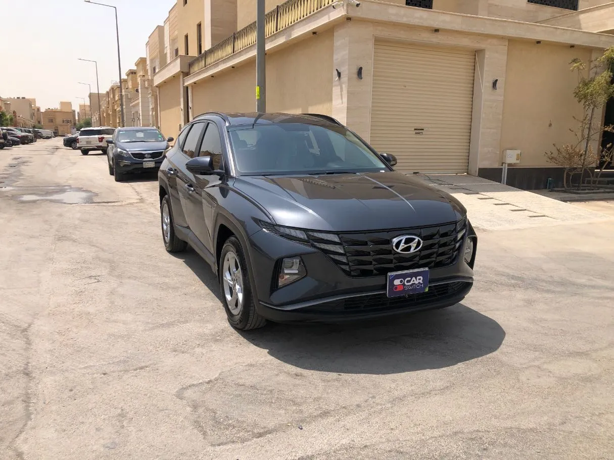 Car image 3