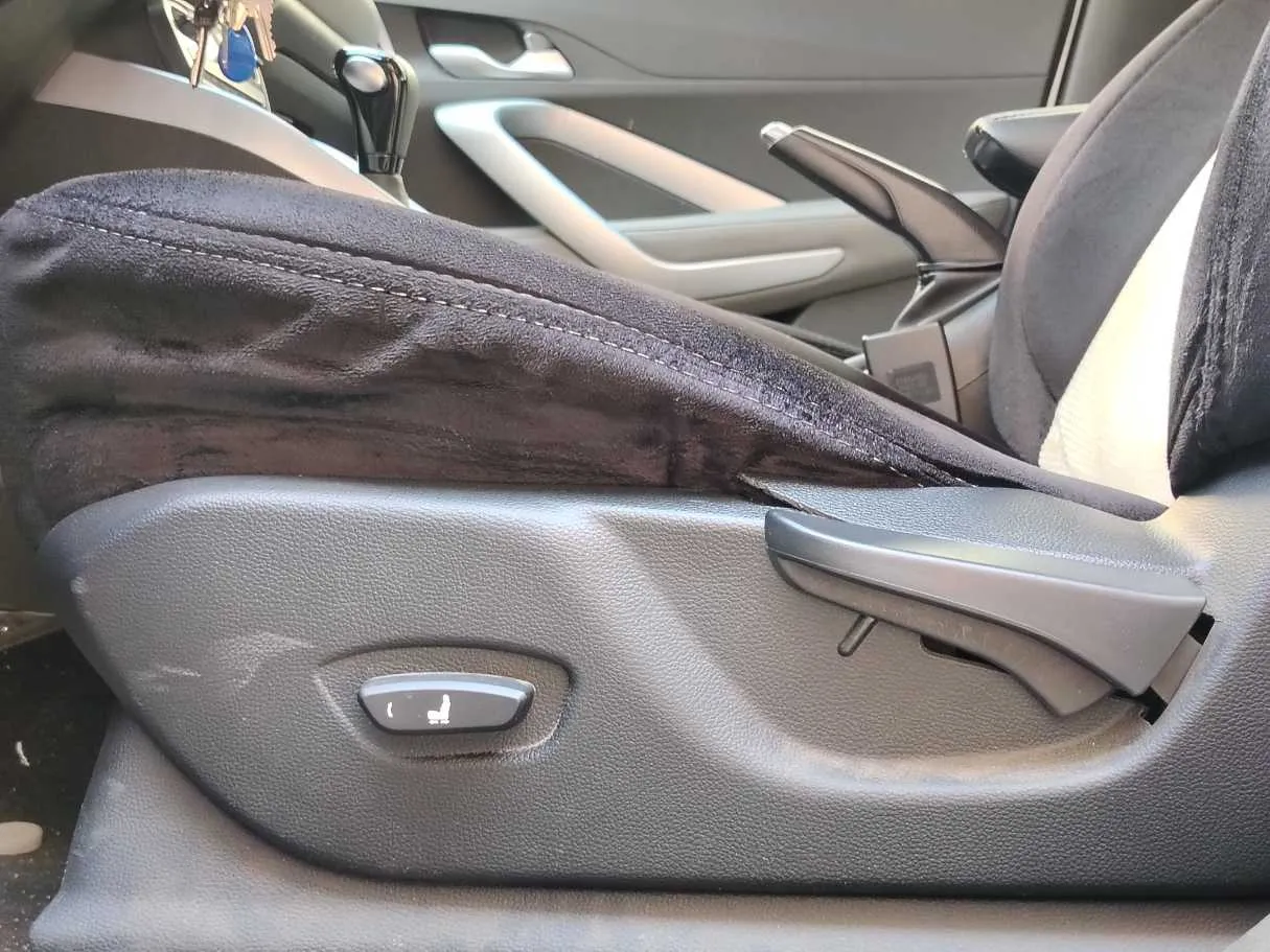 Car image 28