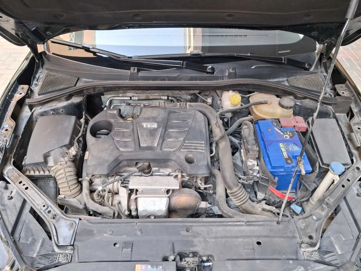 Car image 18