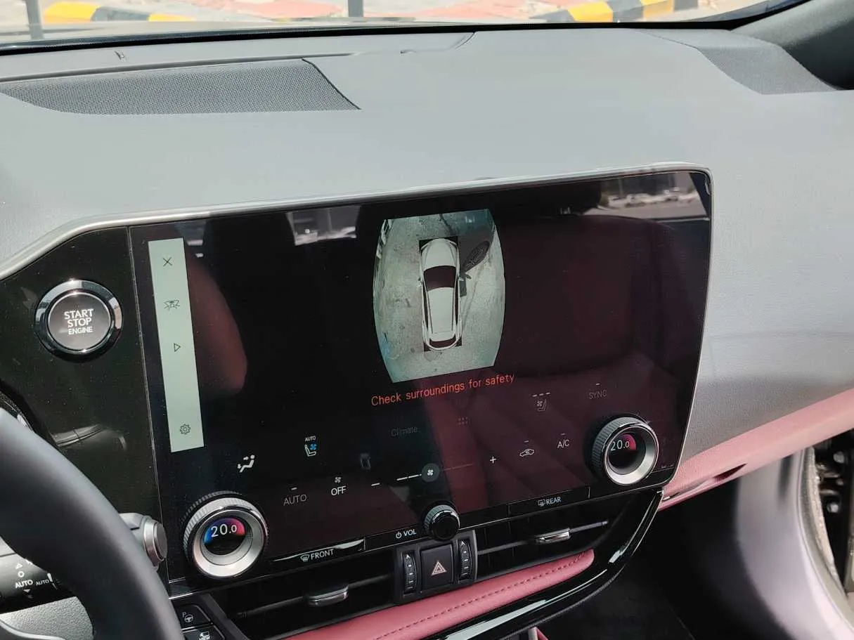 Car image 24