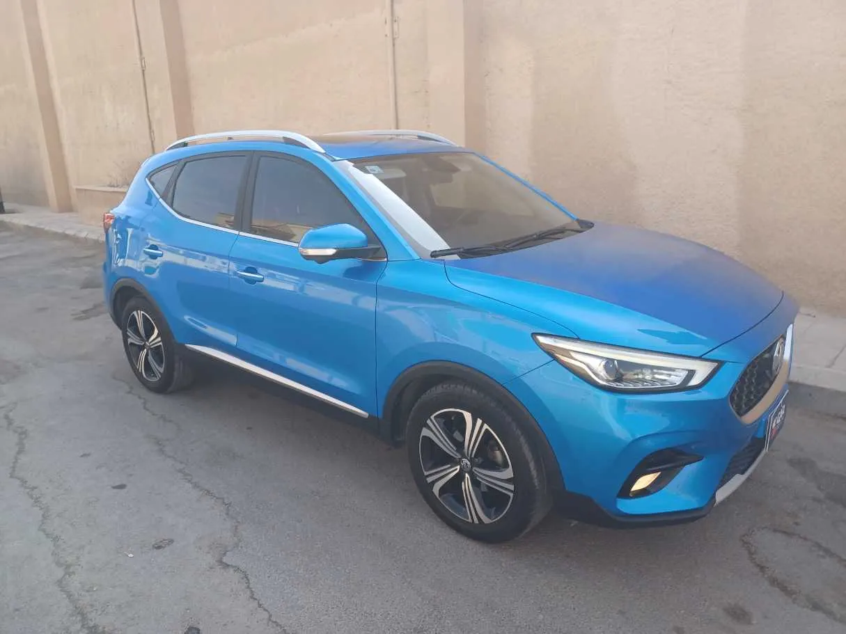 Car image 3