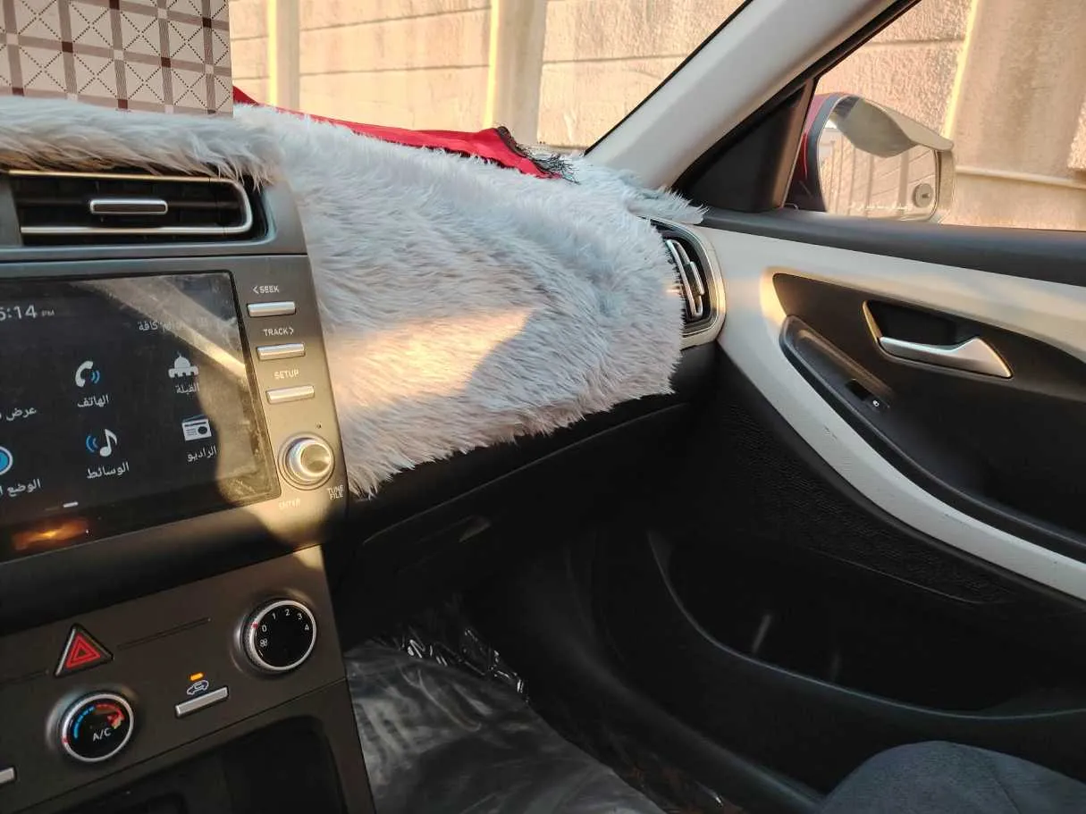 Car image 23