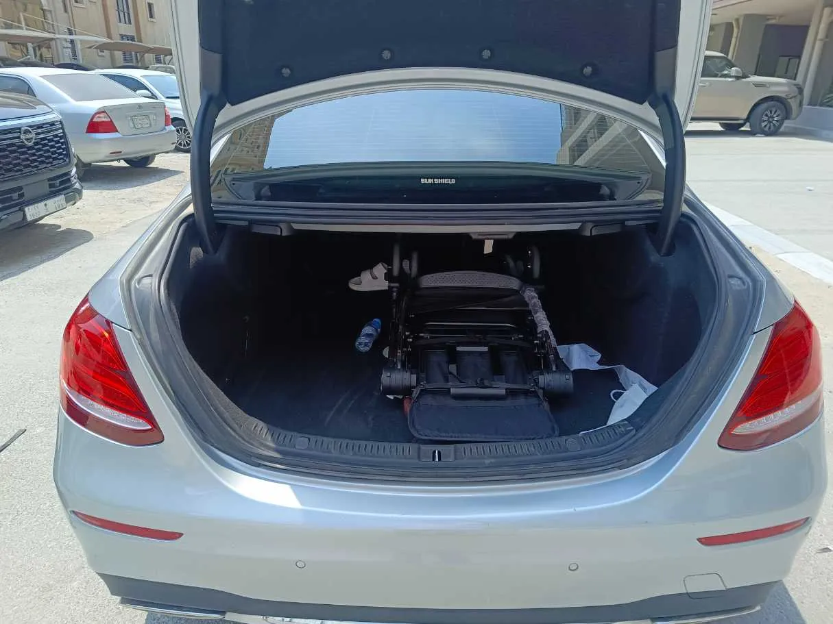 Car image 29