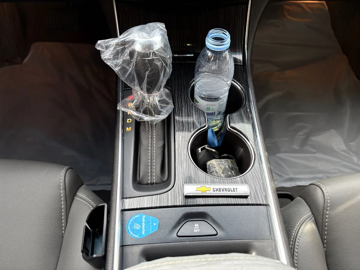 Car image 19