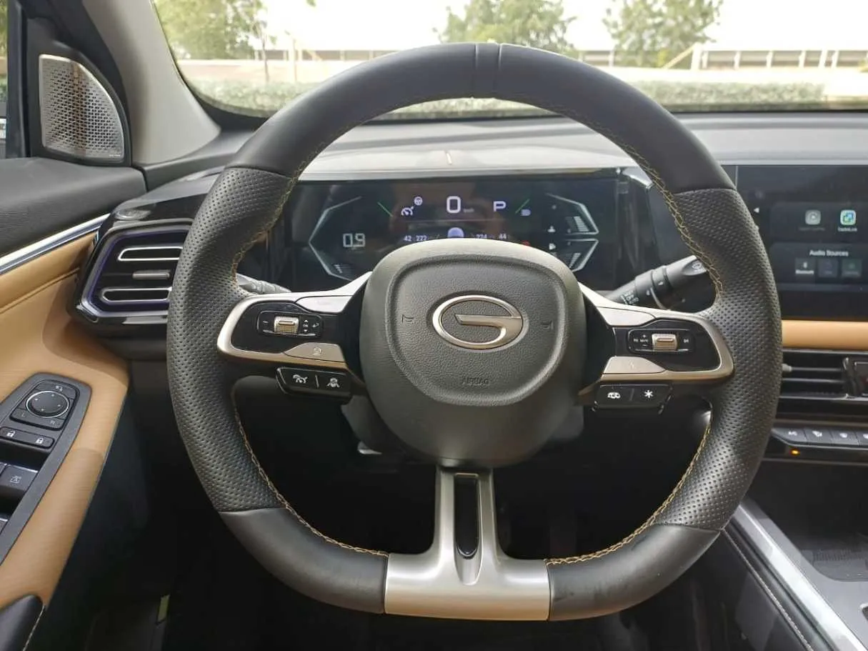 Car image 15