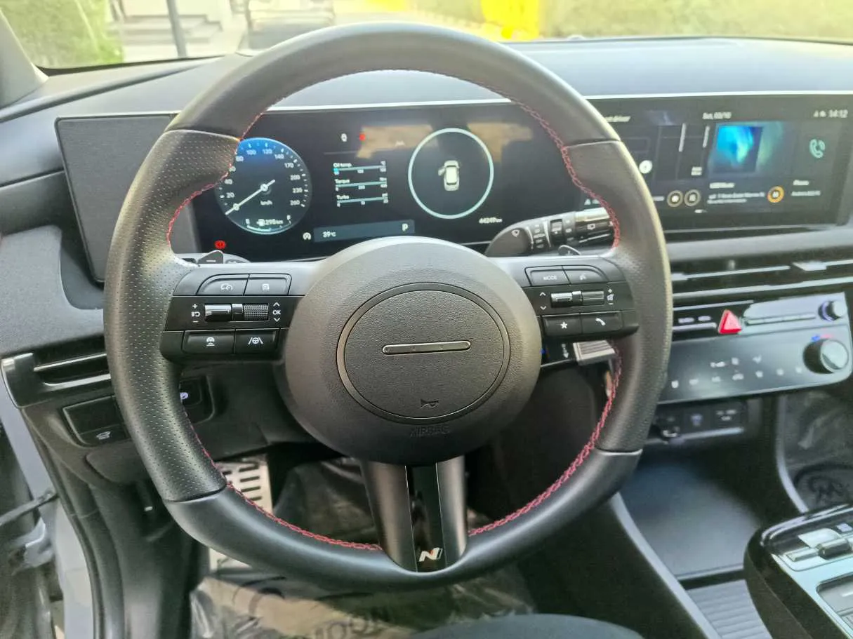 Car image 24
